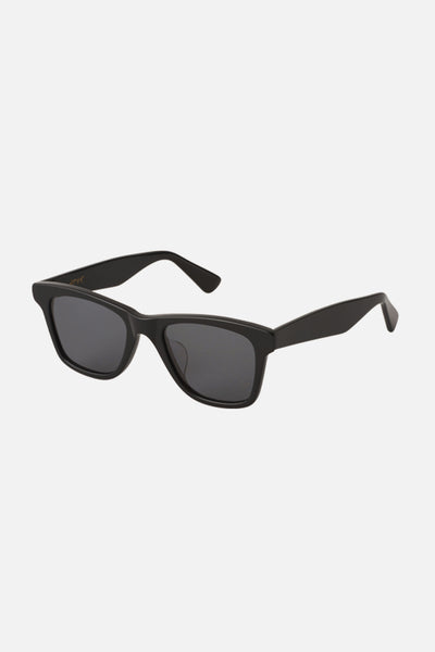 D 01(Black)