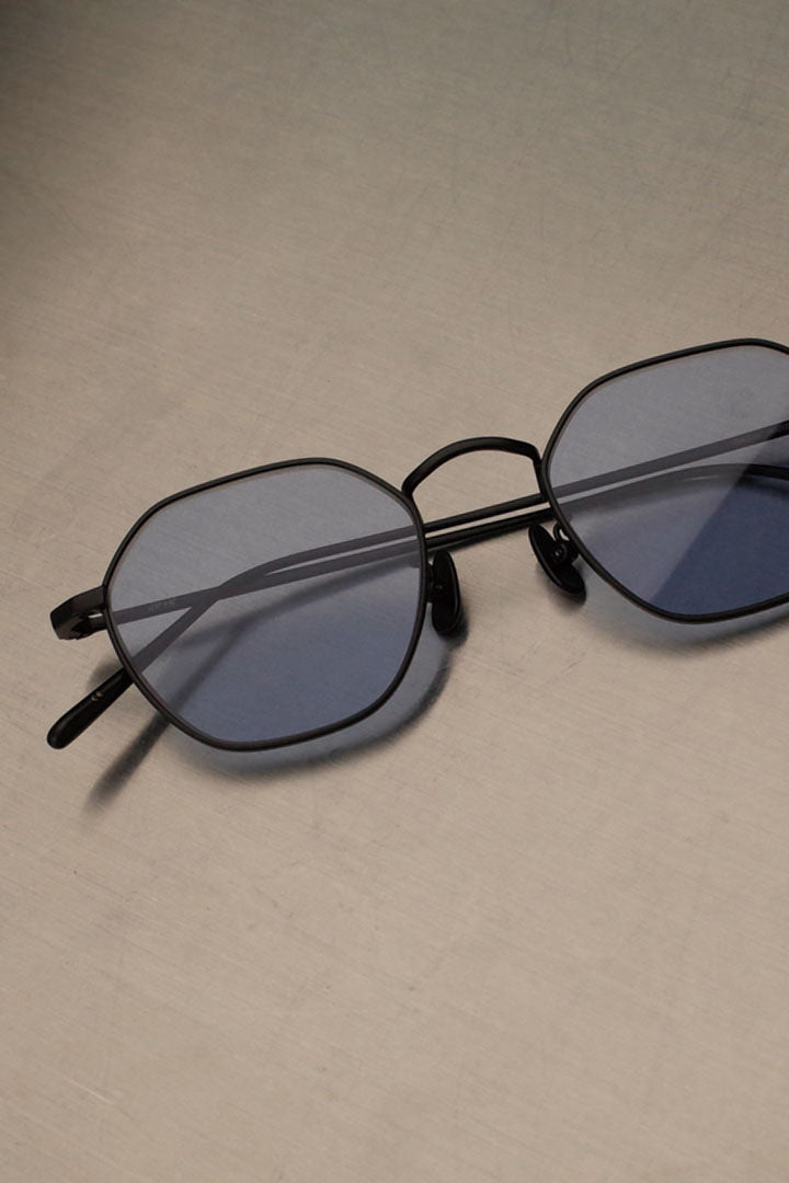 ADSR BAZ 01 サングラス (ブルー) A.D.S.R. BAZ 01 MATTE BLACK (BLUE) / バズ サングラス